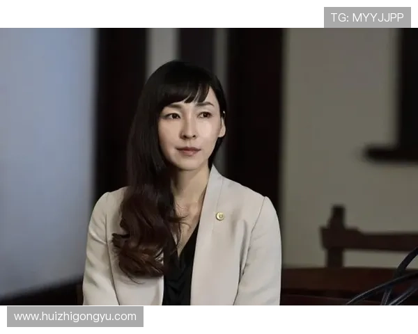 她用笑容融化时光,她用眼神诉说万语——麻生久美子,不止电影的女演员